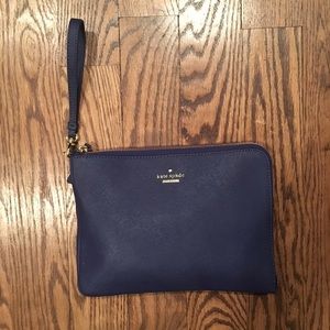 Kate Spade iPhone charging purse - New!